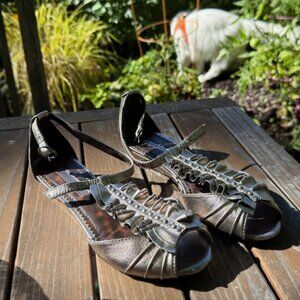 Ruffle flats with stud detail